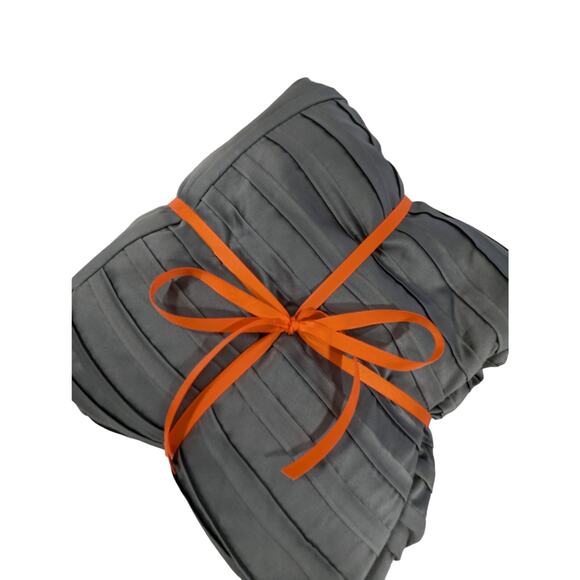 RICH, SATINY GRAY PIN TUCKED, MICRO PLEATED DUVET COMFORTER COVER! SZ FL/QN - Picture 9 of 9